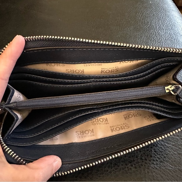 Michael Kors Jet Set Zip Wallet - Picture 7 of 11